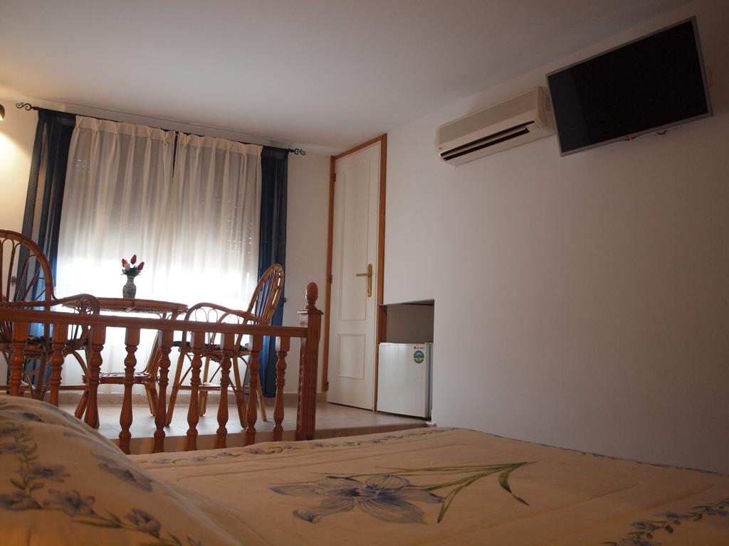 Hostal Yuste Гарганта-ла-Олья Экстерьер фото