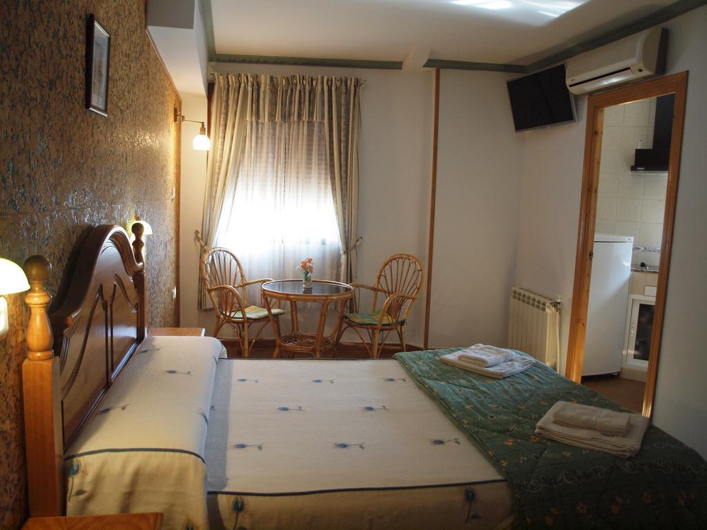 Hostal Yuste Гарганта-ла-Олья Экстерьер фото