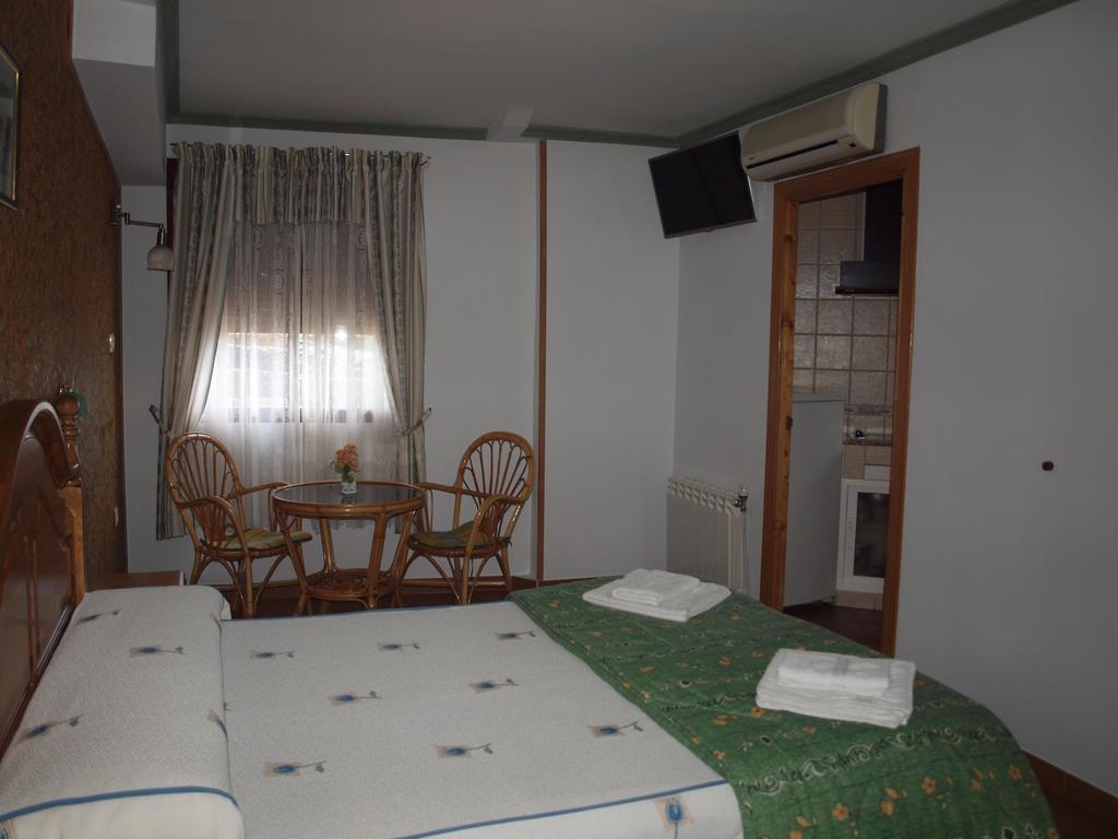 Hostal Yuste Гарганта-ла-Олья Экстерьер фото