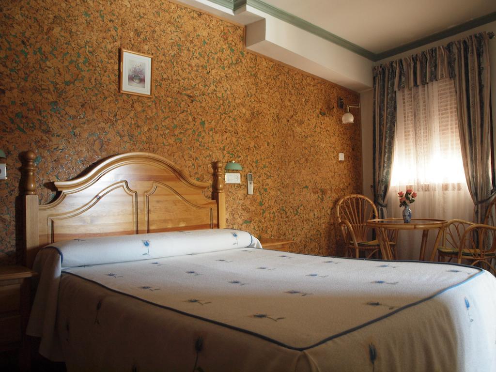 Hostal Yuste Гарганта-ла-Олья Номер фото